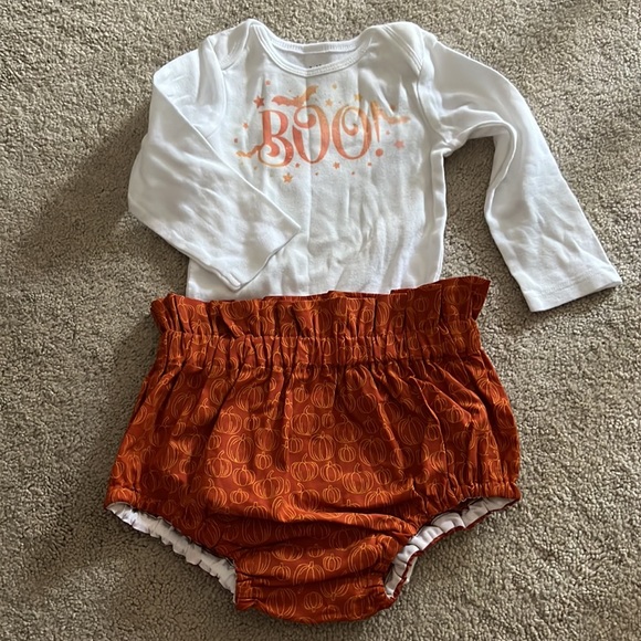 Boo onesie! - Picture 4 of 4